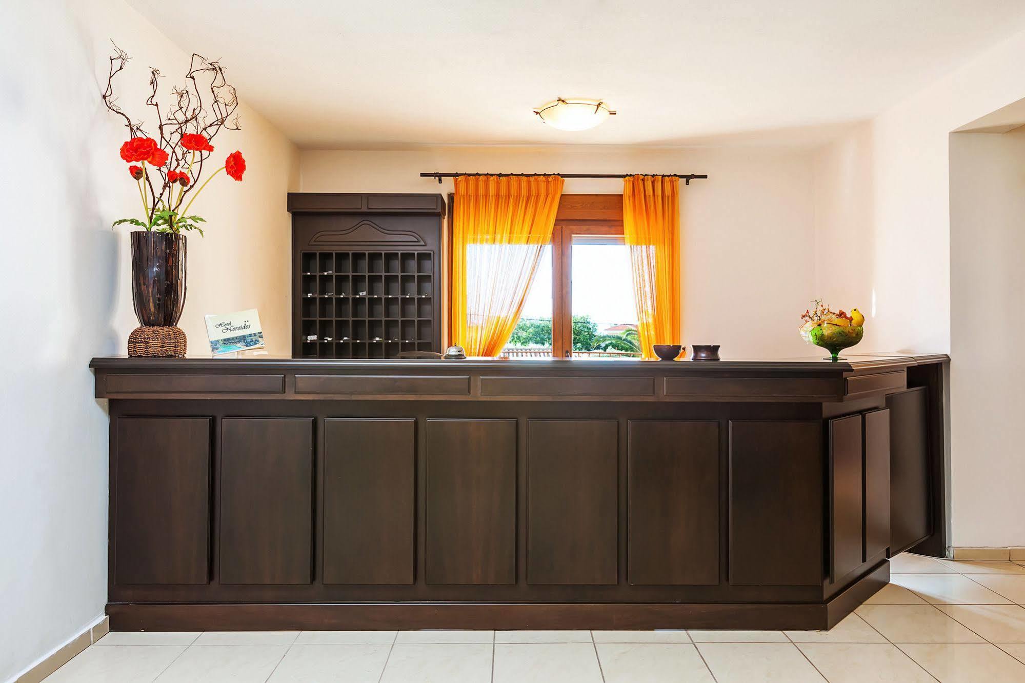 Nereides Hotel ฮานิโอติ ภายนอก รูปภาพ